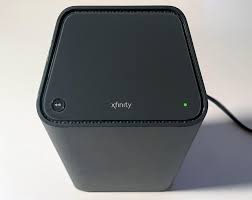 why is xfinity modem router blinking green