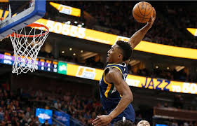Free download the donovan mitchell jumping over his sister kevin har. Donovan Mitchell Dunk Lakers 1000x640 Download Hd Wallpaper Wallpapertip