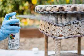 how to painti wicker furniture