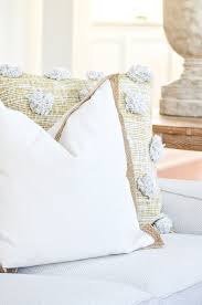 5 No Fail Tips For Arranging Pillows