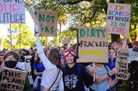 (edwina pickles/smh) sydney students braved the bleak weather, . School Climate Strike Thousands Of Students Join Climate Rally In Melbourne