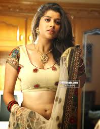 Download Hot Pic s Madhurima Hot Navel Showing by Saree drop