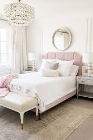 For the bookish type the overlapping square frames above the bed would seem to suit. 21 Gorgeous Feminine Home Decor Ideas