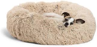 This dog bed has a plush pillow top design that provides additional comfort with 100% recycled fiber filling, and polyurethane memory foam with cooling gel. The Best Dog Beds According To Online Reviewers