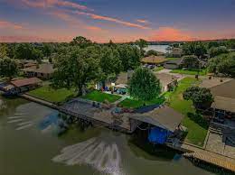 granbury tx waterfront homes