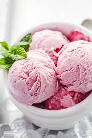 Recipe for low fat homemade ice cream in an ice cream maker | it's not as difficult as you think, a lot cheaper than the commercial version. Healthy Strawberry Cheesecake Ice Cream Low Calorie