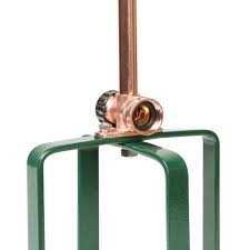 Traditionally sprinkler heads are grouped into two broad types based on the method they use to distribute the water, spray type sprinklers and rotor type sprinklers. Esschert Design Usa Celtic Knot Copper Water Sprinkler Metallic Bronze Decorative Spinning Lawn Yard Ornament 35 Emsss4 Edu In