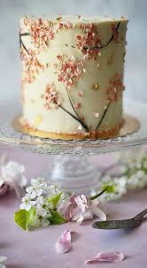 10 edible flower wedding cakes