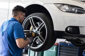 Es wird zeit für den radwechsel. Reifenwechsel Reifenreparatur Neue Reifen Bei Auto Kili