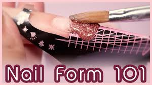 how to apply acrylic on nail forms for