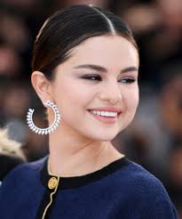 selena gomez makeup at cannes is french