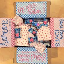 A group of women in charlottesville are taking it upon themselves to put together valentine's day care packages for those who may have lost a valentine. 14 Valentine S Day Care Package Ideas Finding Mandee