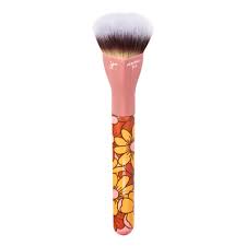 it cosmetics heavenly luxe love is the foundation brush