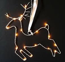 metal wire reindeer light