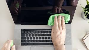 how to clean laptop screen an expert