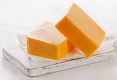 Does cheddar cheese have a strong smell?