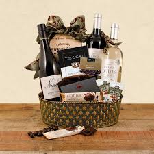 15 best wine gift baskets for holiday 2022