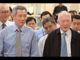Founding pm lee with his eldest son lee hsien loong, who is currently pm of singapore. Lee Hsien Loong Son Lee Hsien Loong