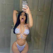 La novia de Anuel AA, Yailin La Más Viral, muestra su larga lengua al posar frente al espejo con sensual bikini - La Vibra