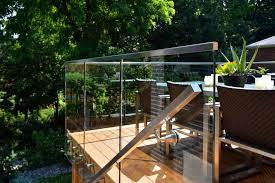 deck railing ideas for a modern outdoor