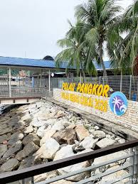 Status pulau bebas cukai diberikan kepada tioman pada 1 september 2002 bagi menggalakkan lagi aktiviti bertaraf antarabangsa dijalankan di pulau ini selain menggamit kedatangan lebih ramai pelancong untuk menikmati keindahan semula jadi pulau tioman yang menakjubkan. Syafiqahhashimxoxo Jom Bercuti Ke Pulau Pangkor Pulau Bebas Cukai Di Malaysia