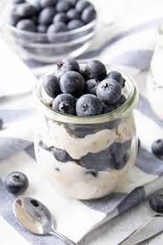 healthy overnight oats with almond milk