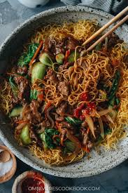 It uses udon noodles which is a nice change from the classic egg noodles so commonly seen in beef noodle. Beef Pan Fried Noodles Omnivore S Cookbook
