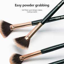soft makeup brush cosmetic applicator
