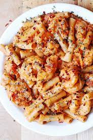 y shrimp pasta in garlic tomato