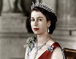 Кралица елизабет втора има зловещо хоби. Oficialnata Koronaciya Na Kralica Elizabet Ii