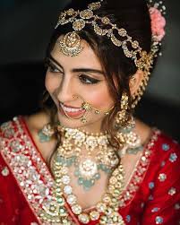best bridal hairstyles for round face