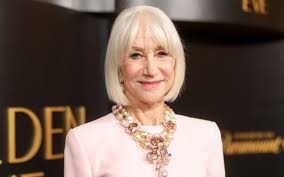 Helen Mirren à la soirée Golden Eve : collier spectaculaire, photos avec son mari et vibrant discours d'Harrison Ford | Vanity Fair