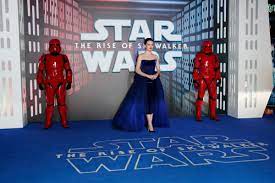 see what daisy ridley kelly marie tran