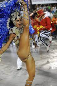 Famosas Nuas no Carnaval 