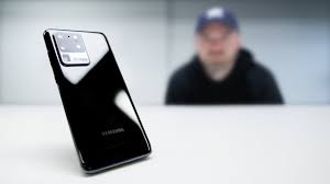 در این ویدیو به بررسی گوشی موبایل s20 الترا می پردازیم. 5 Reasons To Buy The Samsung Galaxy S20 Ultra Youtube