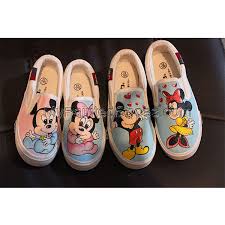 These shoes are so freaking adorable. Disney Mickey Minnie Mouse Hand Painted Canvas Shoes