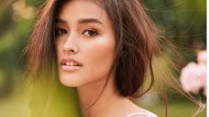 filipina actress liza soberano makes it
