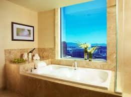 Generally speaking, hotel pools have implemented new sanitation and social distancing guidelines with reservations encouraged if not. Die 10 Besten Hotels Mit Pools In Las Vegas Usa Booking Com
