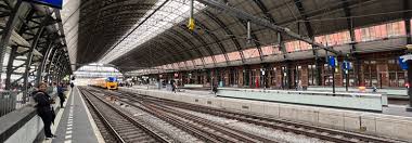 amsterdam centraal a brief station guide