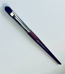 small concealer brush