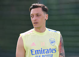 Why should i subdue the world, if i can enchant it. copyright © 2021 özil marketing gmbh. Tony Cascarino Bemused By Calls For Arsenal Boss Mikel Arteta To Recall Mesut Ozil Saying There Is Nothing To Justify German Playing For Gunners