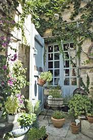 French Country Garden Decor Courtyard
