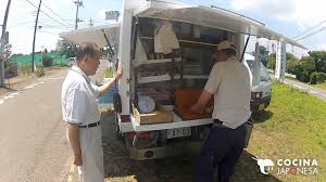 Resultado de imagen de foto ambulante en furgoneta vendiendo en málaga