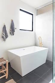 Freestanding Bathtub Design Ideas That