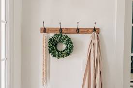 Rustic Diy Farmhouse Coat Rack Decorhint