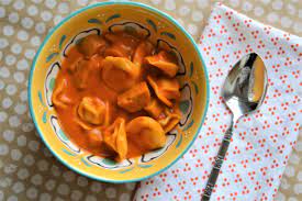 roasted red pepper tortellini soup