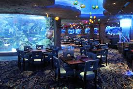 Dine with the Fishes at the Aquarium Restaurant in Nashville TN gambar png