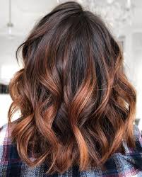 Brown hair with caramel highlights may not be that easy to achieve especially if you do it by yourself at home. 30 Hottest Trends For Brown Hair With Highlights To Nail In 2021