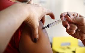 Em seguida, começa a vacinação da população em geral, a partir de 31 de maio, também de acordo com a faixa etária. Saude Rj Noticias Secretaria De Estado De Saude Institui Inicio Do Calendario Unico De Vacinacao Contra A Covid 19 Para Junho
