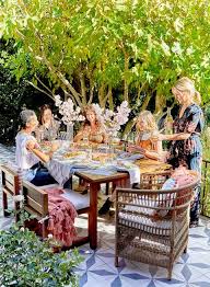 The episode originally aired on nbc in the united states on october 13, 2011. Emily Henderson Spring Entertaining Tips 7 Steps To A Garden Party